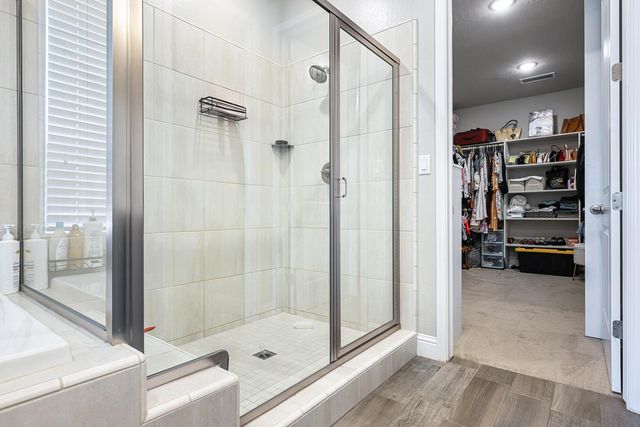 2833 N Armstrong Avenue, Fresno, CA 93727