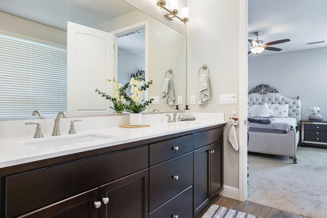 2833 N Armstrong Avenue, Fresno, CA 93727