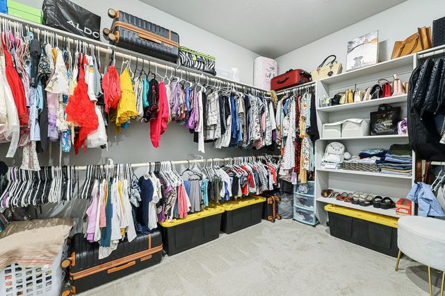 2833 N Armstrong Avenue, Fresno, CA 93727