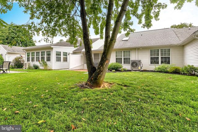 29 WESTFIELDS DR, Mechanicsburg, PA 17050