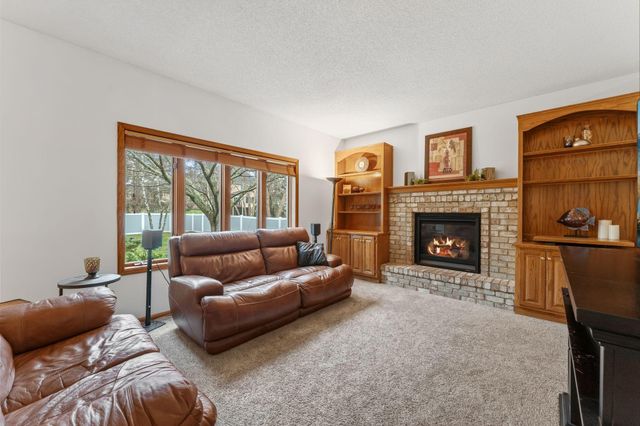 10129 Horseshoe Trail, Eden Prairie, MN 55347