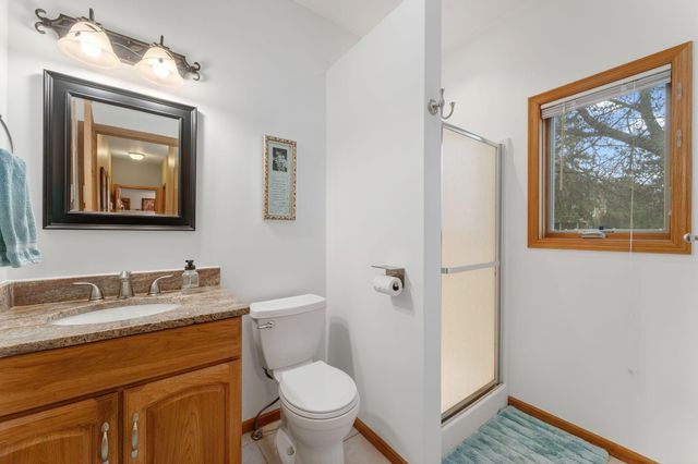 10129 Horseshoe Trail, Eden Prairie, MN 55347