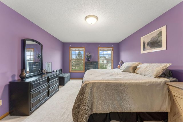 10129 Horseshoe Trail, Eden Prairie, MN 55347