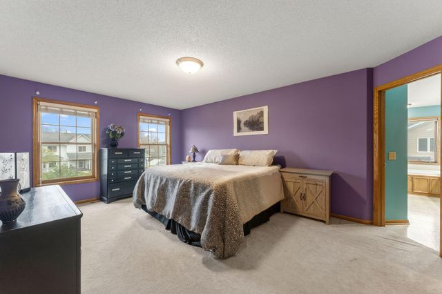 10129 Horseshoe Trail, Eden Prairie, MN 55347