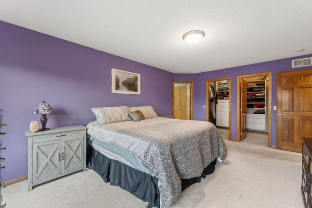 10129 Horseshoe Trail, Eden Prairie, MN 55347