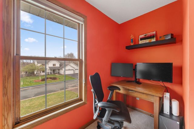 10129 Horseshoe Trail, Eden Prairie, MN 55347