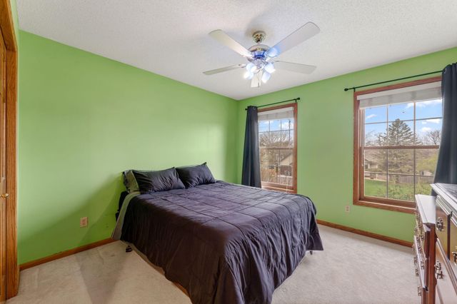 10129 Horseshoe Trail, Eden Prairie, MN 55347