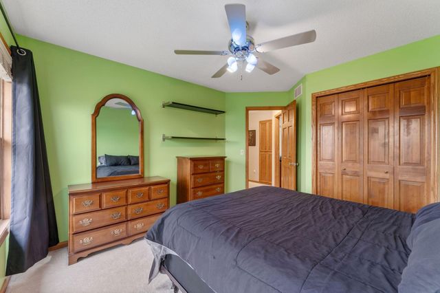 10129 Horseshoe Trail, Eden Prairie, MN 55347