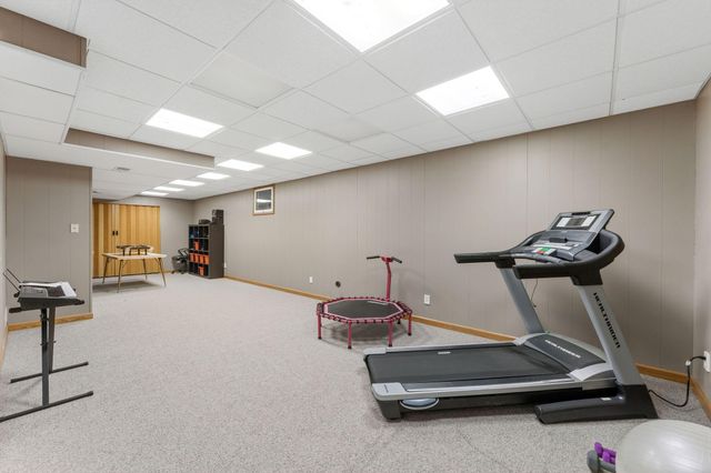 10129 Horseshoe Trail, Eden Prairie, MN 55347