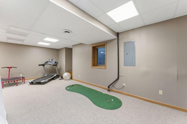 10129 Horseshoe Trail, Eden Prairie, MN 55347