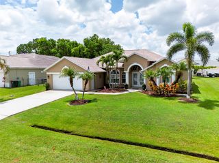 6482 NW Regal Cir, Port St Lucie, FL 34983