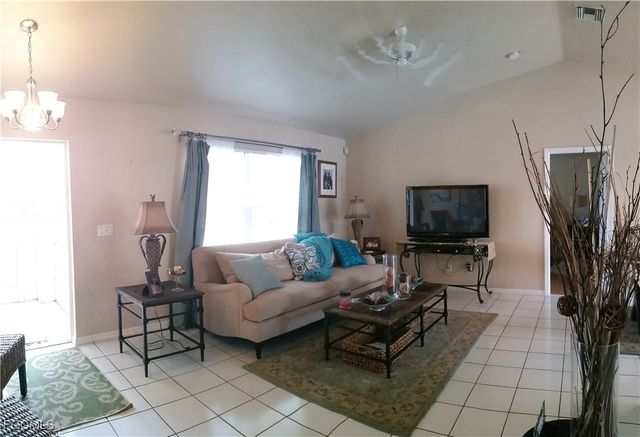 162 SE 18th TER, Cape Coral, FL 33990