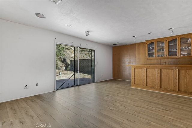 12296 Woodley, Granada Hills, CA 91344