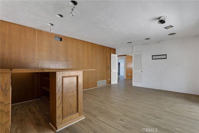 12296 Woodley, Granada Hills, CA 91344