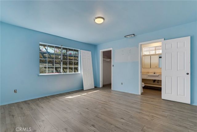 12296 Woodley, Granada Hills, CA 91344