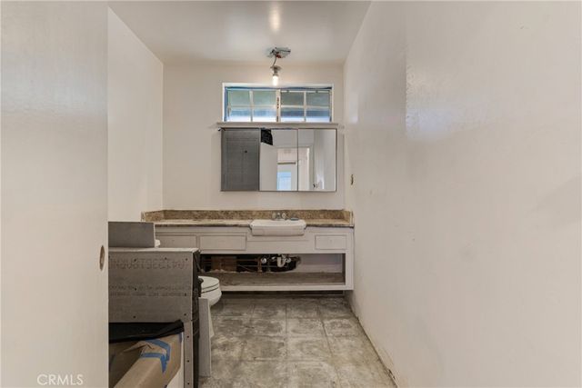 12296 Woodley, Granada Hills, CA 91344