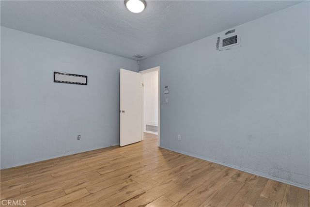 12296 Woodley, Granada Hills, CA 91344