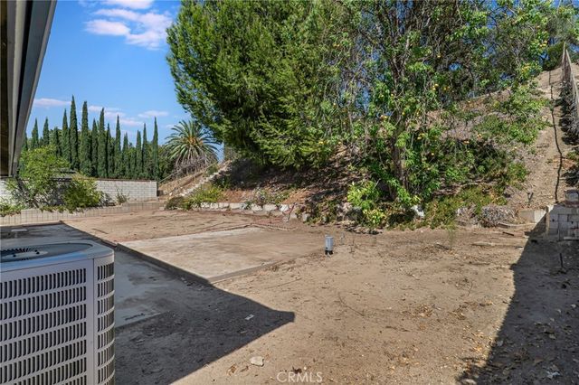 12296 Woodley, Granada Hills, CA 91344