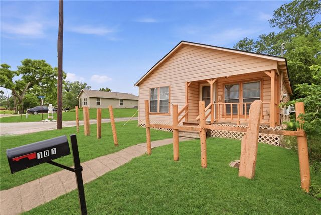 101 Outlar Road, Wharton, TX 77488