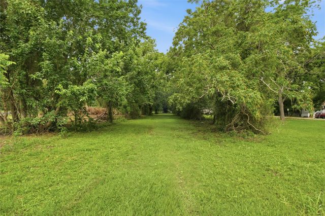 101 Outlar Road, Wharton, TX 77488