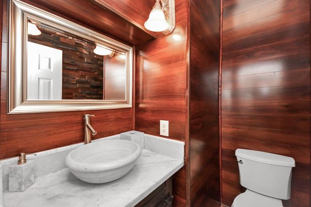 1904 Stonegrove Court, Pearland, TX 77581