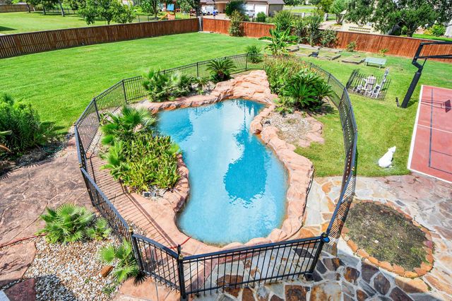 1904 Stonegrove Court, Pearland, TX 77581