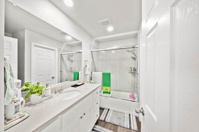 4176 Gossamer St, Roseville, CA 95747