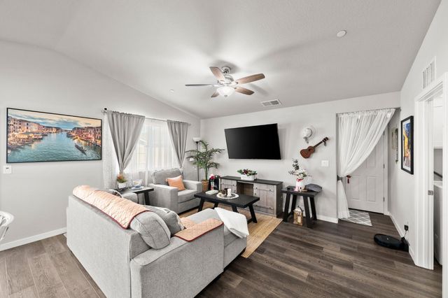 4176 Gossamer St, Roseville, CA 95747