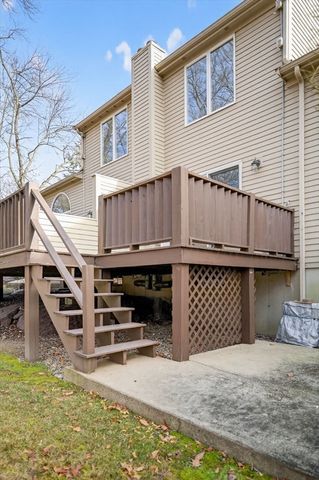 15 Poppasquash Rd 15, North Attleboro, MA 02760