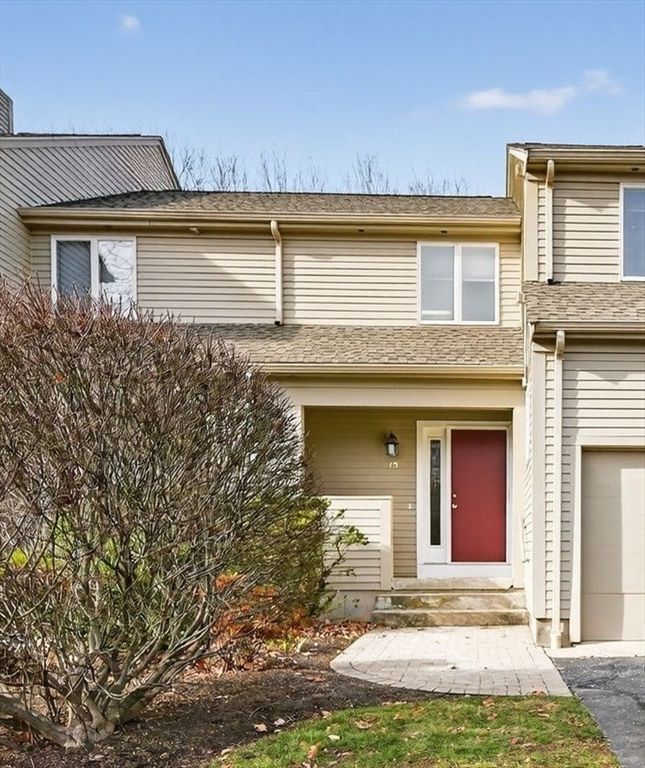 15 Poppasquash Rd 15, North Attleboro, MA 02760