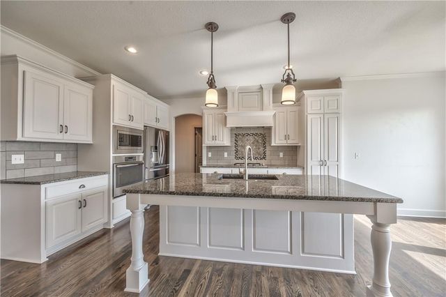 14017 HASKINS Street, Overland Park, KS 66221