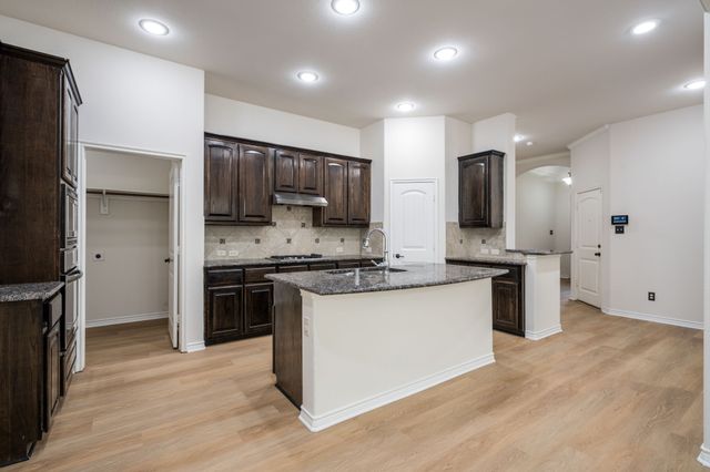 10425 Old Eagle River Lane, Mckinney, TX 75072