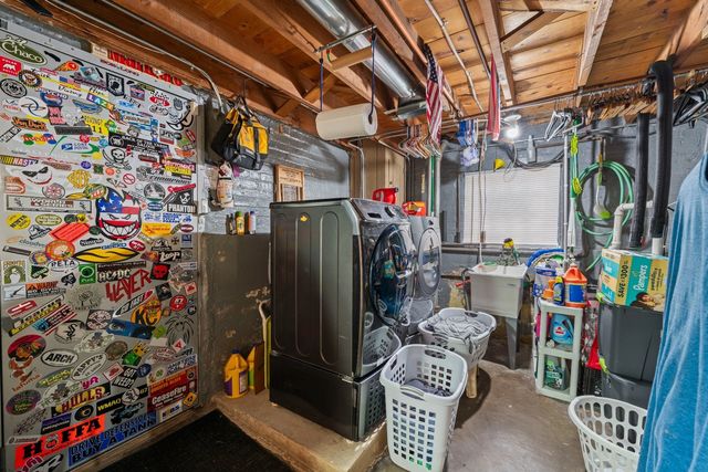 5300 S Narragansett Avenue, Chicago, IL 60638