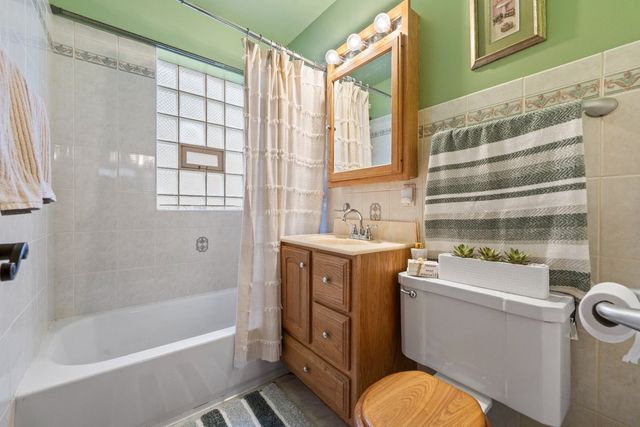 5300 S Narragansett Avenue, Chicago, IL 60638