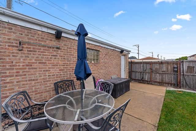 5300 S Narragansett Avenue, Chicago, IL 60638