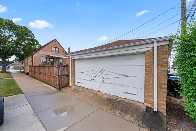 5300 S Narragansett Avenue, Chicago, IL 60638