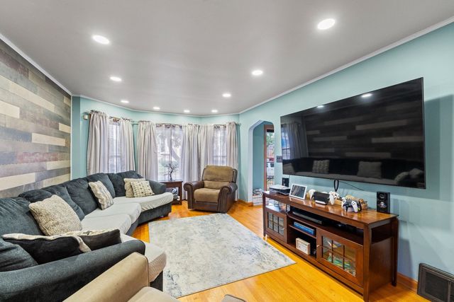 5300 S Narragansett Avenue, Chicago, IL 60638