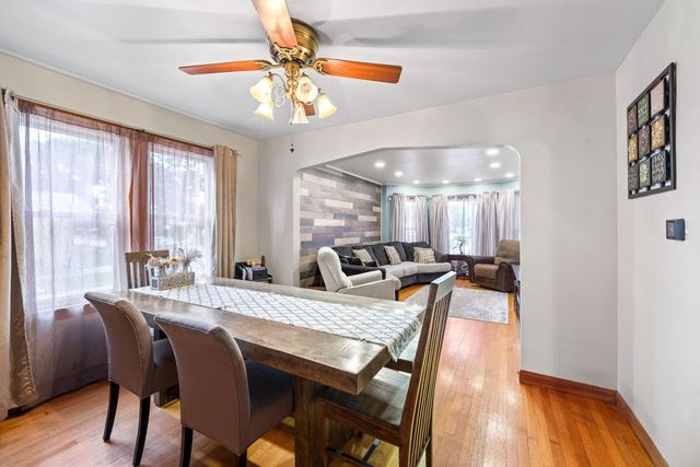 5300 S Narragansett Avenue, Chicago, IL 60638