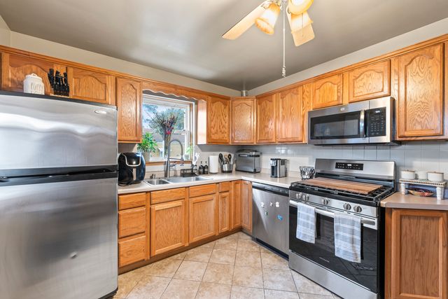 5300 S Narragansett Avenue, Chicago, IL 60638