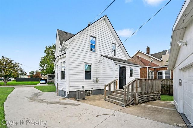 44 Maple Street, River Rouge, MI 48218