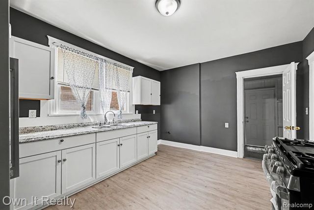 44 Maple Street, River Rouge, MI 48218