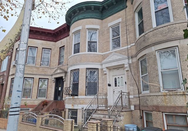 332 PARKVILLE Avenue, New York City, NY 11230