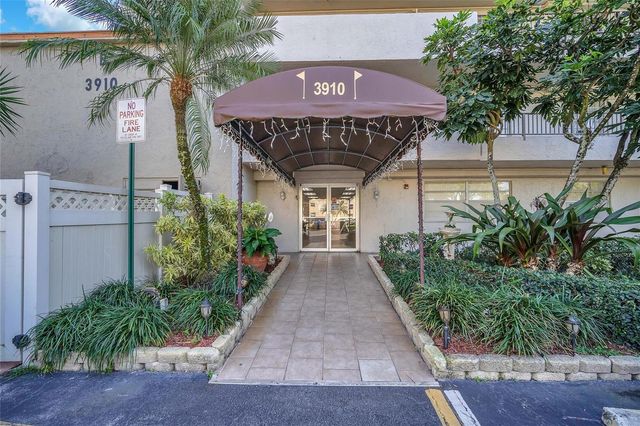 3910 Inverrary Boulevard 308-B, Lauderhill, FL 33319