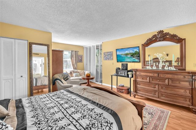 3910 Inverrary Boulevard 308-B, Lauderhill, FL 33319