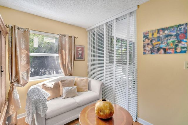 3910 Inverrary Boulevard 308-B, Lauderhill, FL 33319