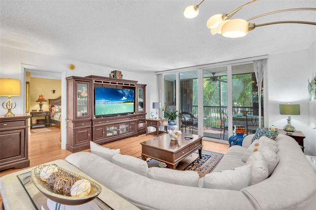 3910 Inverrary Boulevard 308-B, Lauderhill, FL 33319