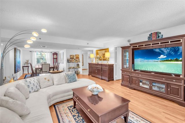 3910 Inverrary Boulevard 308-B, Lauderhill, FL 33319