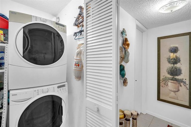 3910 Inverrary Boulevard 308-B, Lauderhill, FL 33319