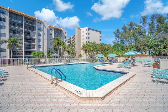 3910 Inverrary Boulevard 308-B, Lauderhill, FL 33319