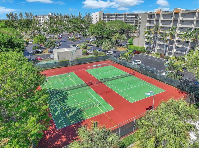 3910 Inverrary Boulevard 308-B, Lauderhill, FL 33319